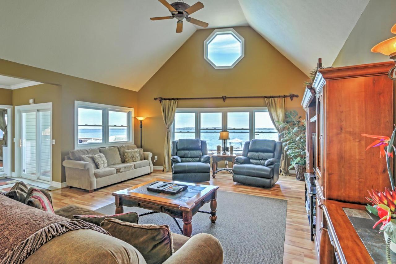 Waterfront Seneca Lake House Fire Pit And Boat Dock Geneva Exterior foto